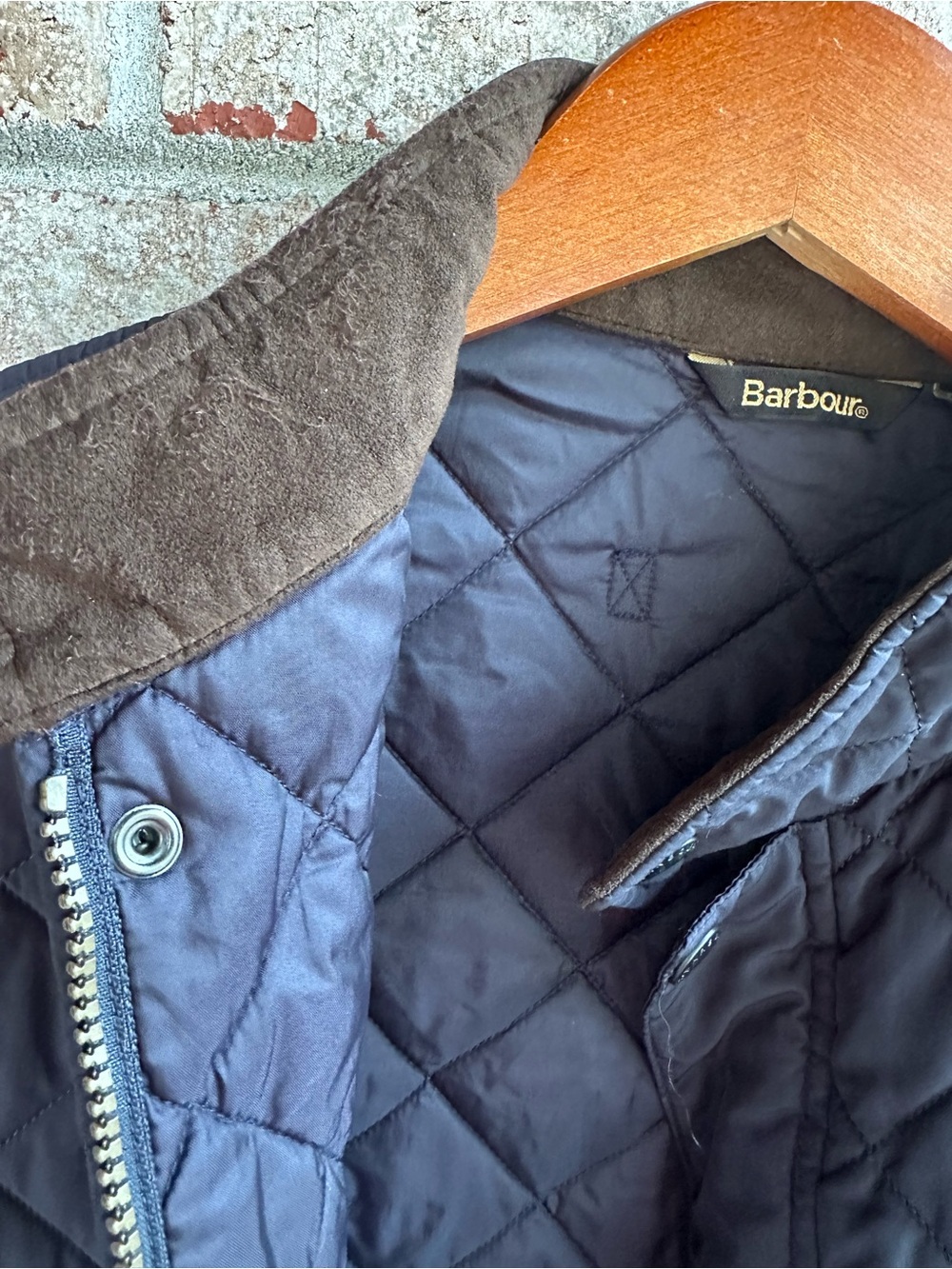Barbour Men's Quilted Navy Vest medium - Picture 8 of 10